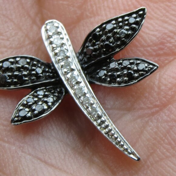 $1200 10k Gold Dragon Fly  Black & White Diamond Pendent - Picture 1 of 3